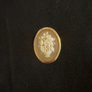 Retro brooch